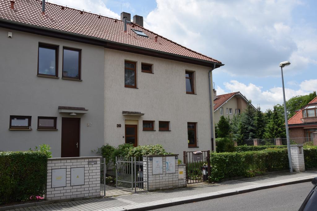 Classical House In Prague 6 Экстерьер фото
